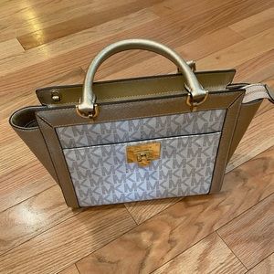 Michael Kors Vanilla and Gold Messanger Bag Medium